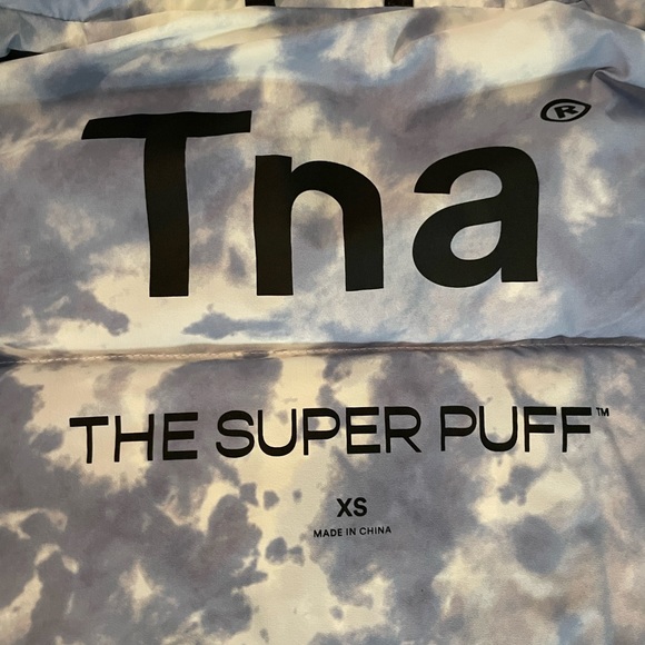 ❌SOLD❌TNA baby blue and white TYE-DYE SUPER PUFF (Shorty) - Picture 5 of 5